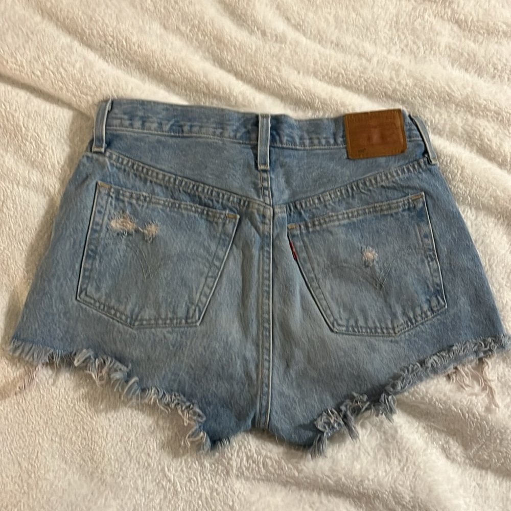 levi 501 denim shorts - Picture 2 of 9